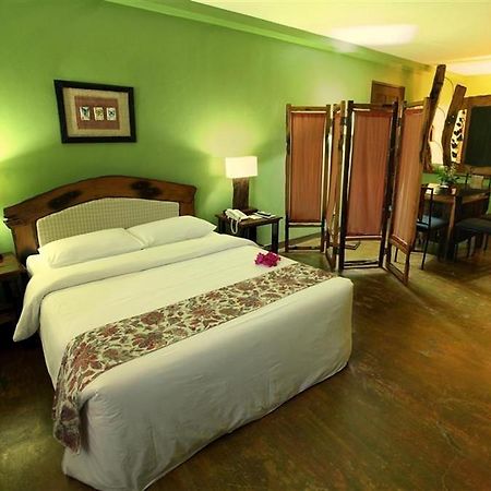 Nature'S Village Resort Bacolod Exterior foto